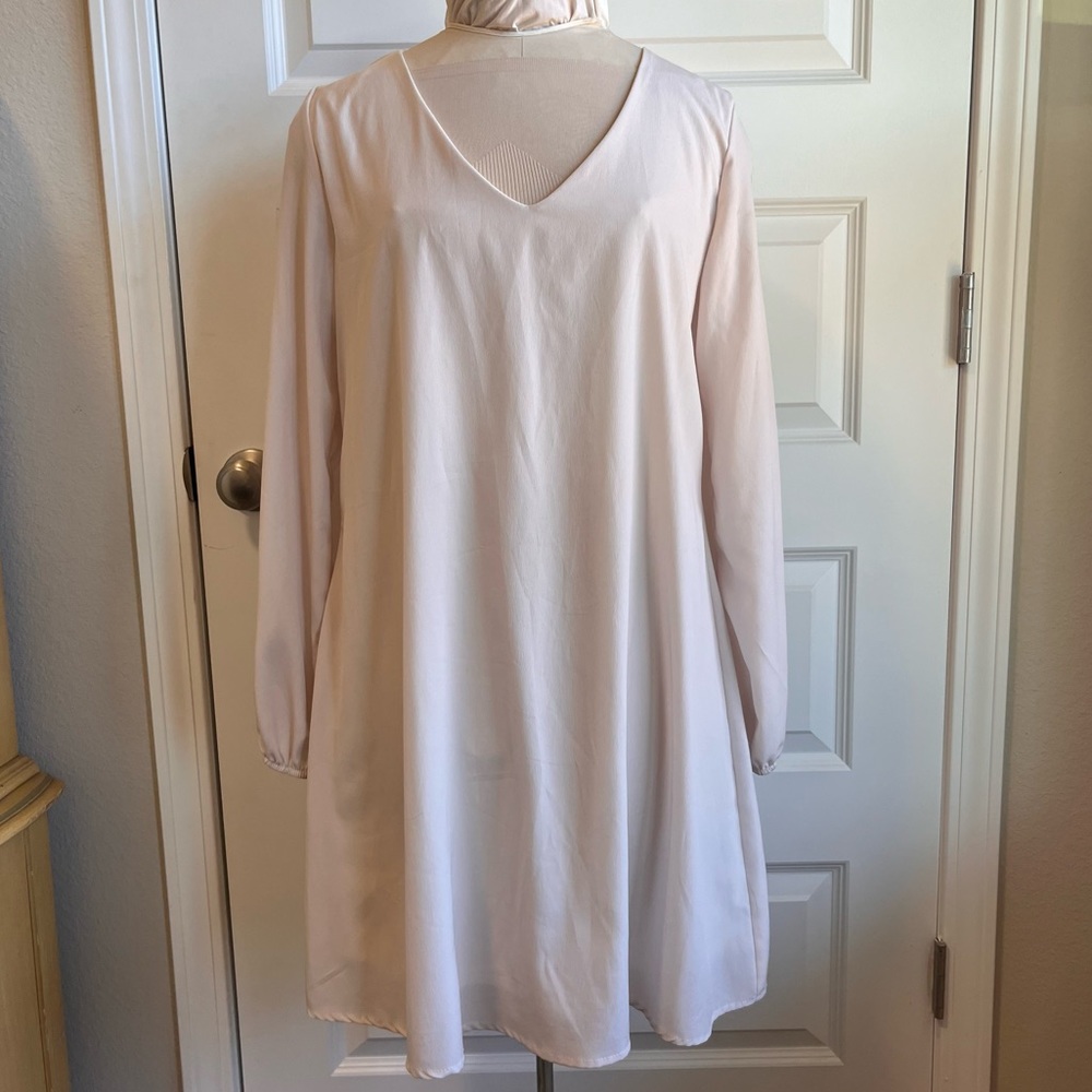 Interi Boutique Long Split Sleeve Sheath Dress Size Medium EUC